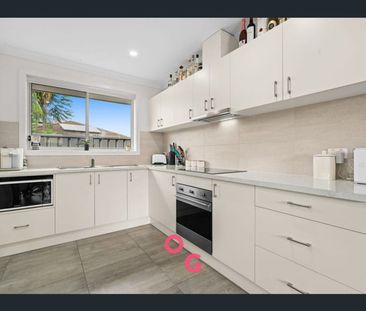 Stylish, low maintenance, close to everything - Photo 6