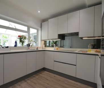 4 bedroom Detached house to rent - Photo 5