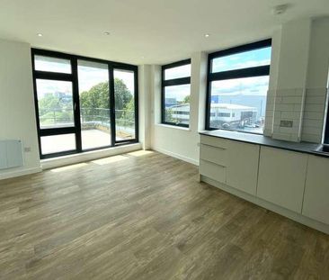 Viewpoint House, London Road, Staines-upon-thames, Surrey, TW18 - Photo 2