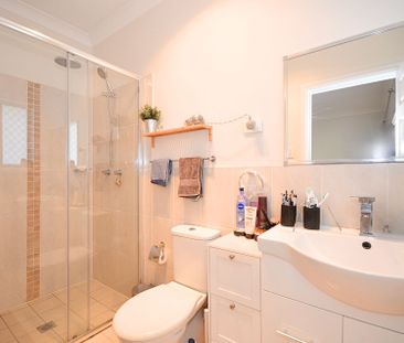 Beautifully Presented Single Level 3 Bedroom Duplex with Ducted Air... - Photo 3