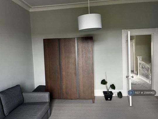 3 bedroom flat to rent - Photo 1