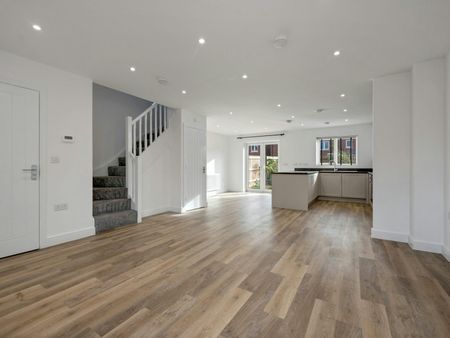 Charles Dyer Close, Melton Mowbray, LE13 - Photo 4