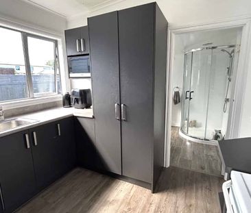 A Christmas Cracker - Photo 4