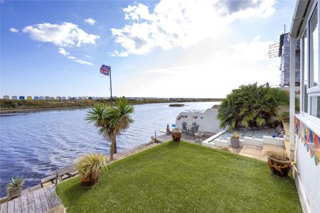 4 bedroom detached house to rent - Photo 4