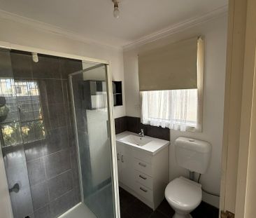 21 Ormond Road, Hampton Park VIC - Photo 5