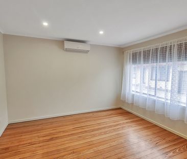 Spacious 2-Bedroom Unit in Prime St Albans Location - Photo 6