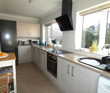 2 bedroom semi-detached house to rent - Photo 6