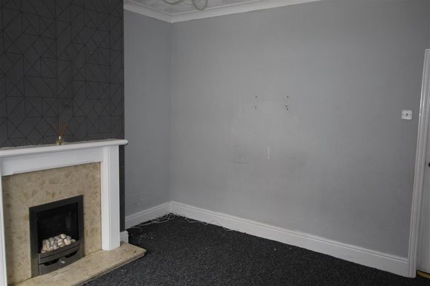 3 Bedroom Terraced House for Rent - Photo 1