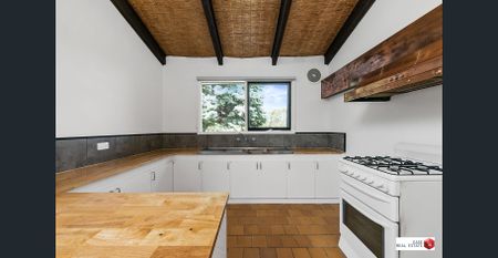 Charming 3-Bedroom Retreat in Templestowe - Your Perfect Home Awaits! - Photo 2