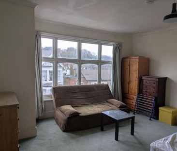 1 bedroom in a house share to rent - Photo 1