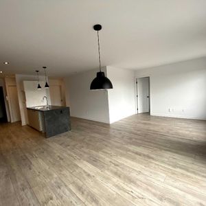 Logement 5 1/2 - Wifi inclus - Novembre 2025 - Saint-Jérôme - Photo 2