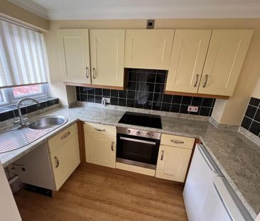 2 bedroom terraced house to rent - Photo 4