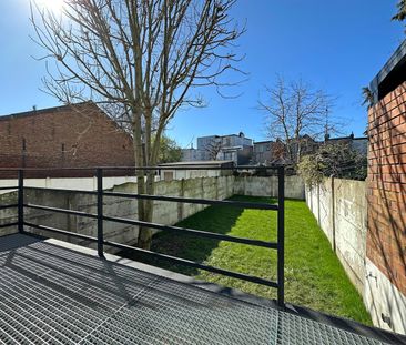 Zeer mooi gerenoveerd één-slaapkamer appartement met terras en tuin... - Foto 2