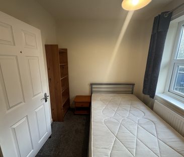 Starkey Crescent, Tang Hall - P2214 - Photo 5