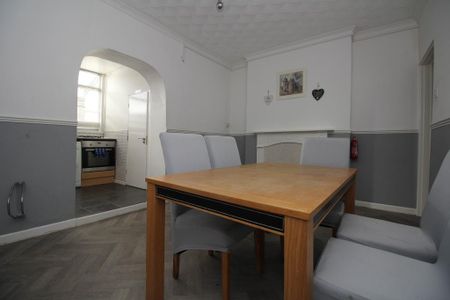 3 bedroom terraced house to rent - Photo 3