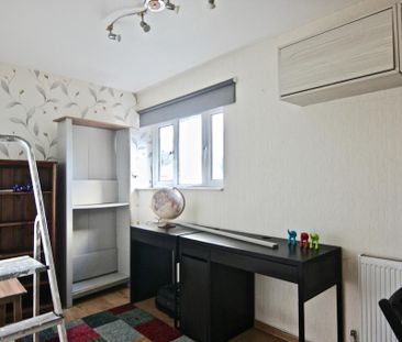 4 bedroom terraced house to rent - Photo 6