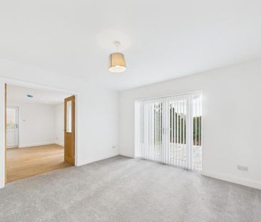 4 bedroom detached house to rent - Photo 2