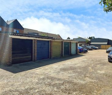 2 bedroom end of terrace house to rent - Photo 2