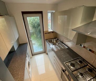 4 Bed Semi-Detached House, Rannock Avenue, NW9 - Photo 4