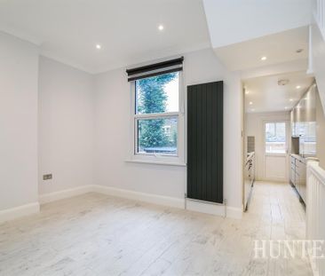 4 bedroom terraced house to rent - Photo 1
