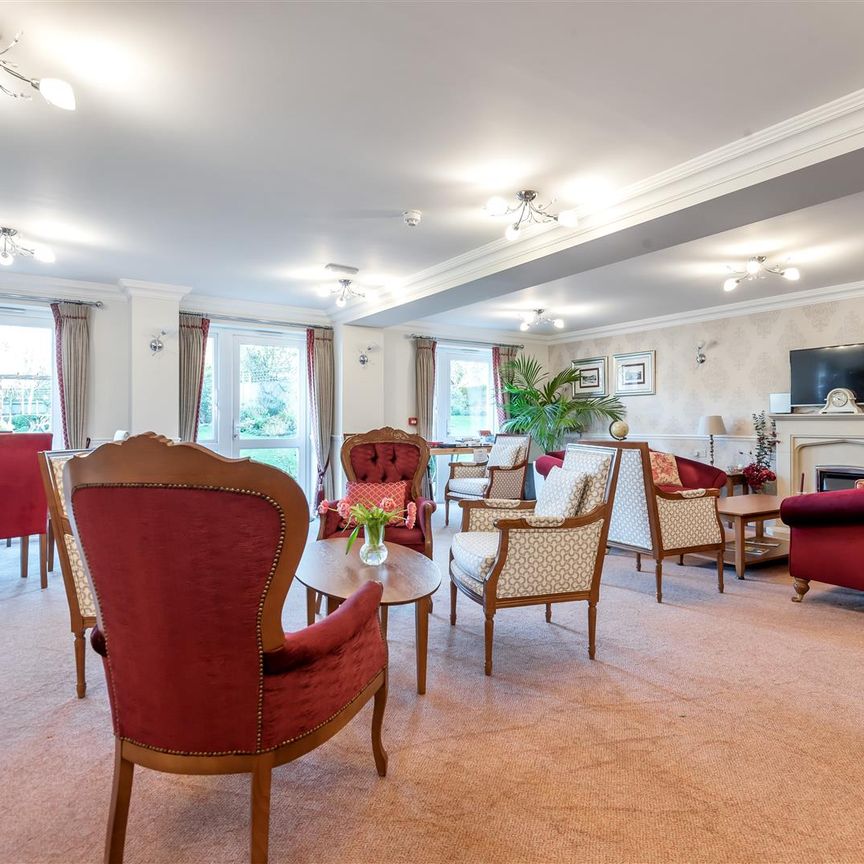 Greenacres Lodge, Warlingham - Photo 1