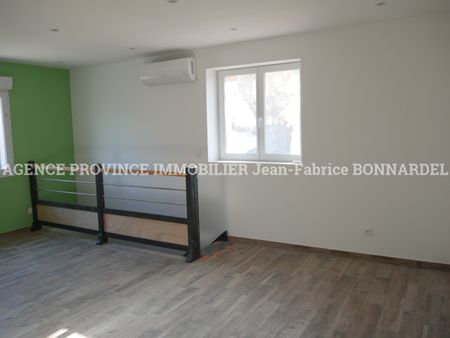 Location Appartement 2 pièces 46m² STE CECILE LES VIGNES 84290 - Photo 4