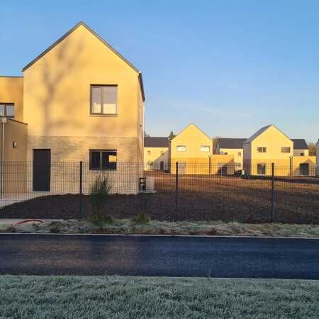 Location Maison 98m² ARDON 45160 - Photo 1