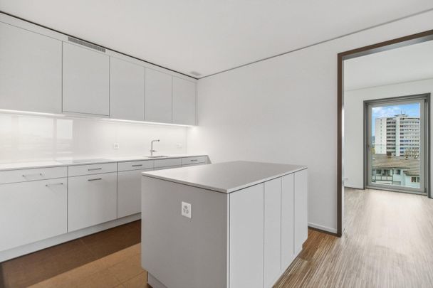 2.5 Zimmerwohnung im 7. OG mit zwei Balkonen und traumhafter Aussicht - Photo 1