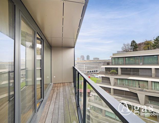 Offen geschnittene 2 Zimmer Wohnung mit ca. 62m² und EBK im Dachgeschoss in Berlin-Mitte! - Photo 1