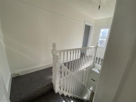 1 Bedroom Flat - Photo 3