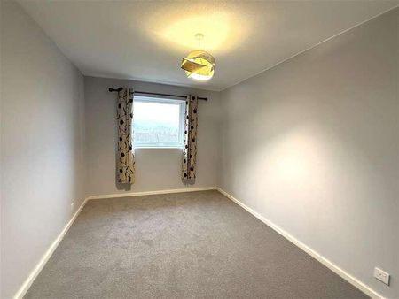 Cody Road, Farnborough, GU14 - Photo 3