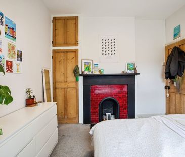 2 Bed Flat, Manor Lane, SE12 - Photo 3