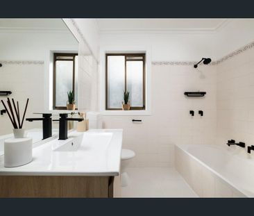 Victorian elegance in lifestyle hotspot - Photo 2