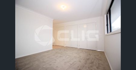 4 Bedroom Family House with 2.5 Barhroom - Photo 4