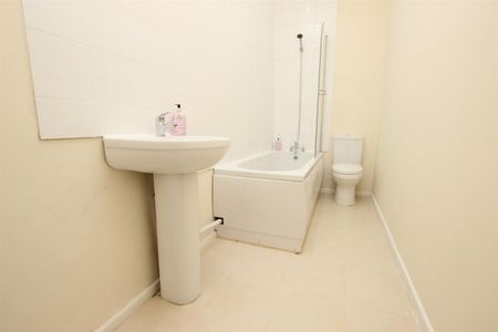 2 bedroom House To Let - Photo 3