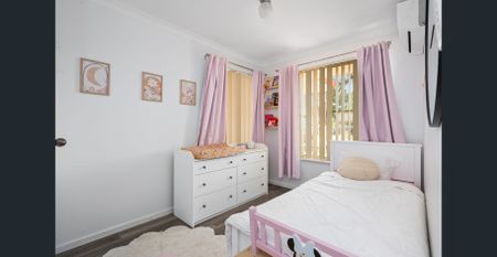 Beautiful, Spacious 4x2 Family Home in Somerville - Photo 4