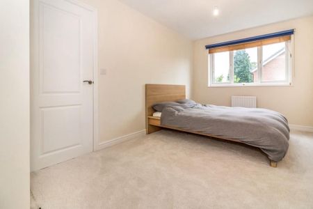 Room in a Shared House, Nigel Road, M9 - Photo 4