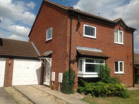Semi-detached house to rent on - Photo 1