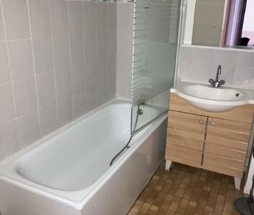 Location Appartement 2 pièces 53m² LISIEUX 14100 - Photo 3