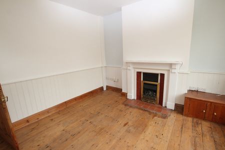 603 Carlton Road, Carlton, Nottingham, NG3 7AF - Photo 2