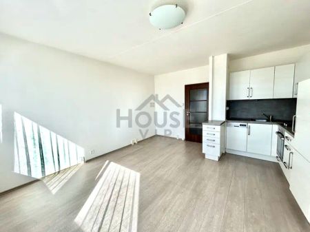 Pronájem bytu 2+kk 43,83 m - Fotografie 2
