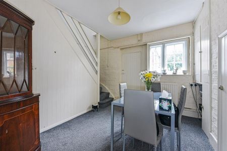 2 bedroom terraced house to rent - Photo 4