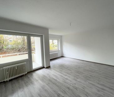Erstbezug nach Sanierung! Attraktive 3-Zimmer-Wohnung in idyllische... - Foto 1