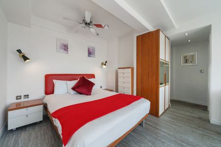 Roland Gardens - Photo 3