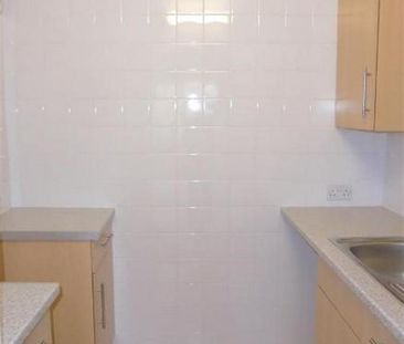 1 bedroom retirement property to rent - Photo 6