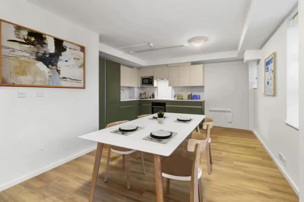 Gold Ensuite - Photo 1