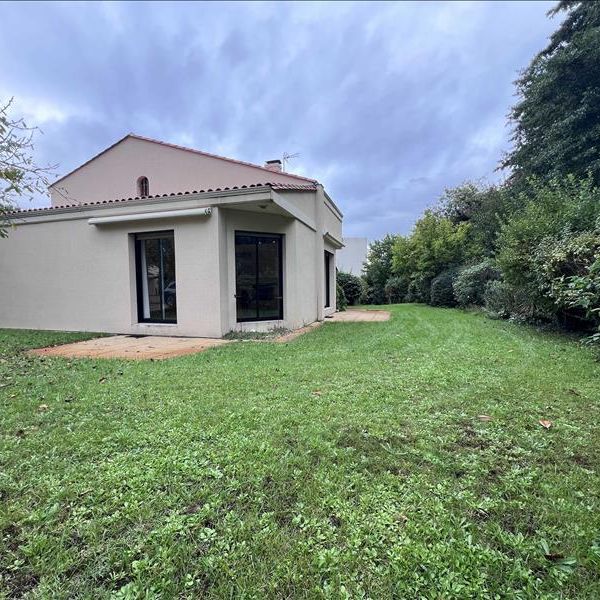 5 pièces - Meublé - 180 m² - RDC - Colocation non autorisée - Photo 1