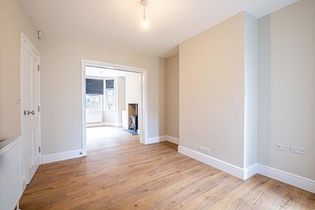 3 bedroom House To Let - Photo 3