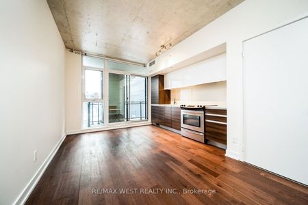 Carlaw Lofts 1190 , #408 - Photo 2