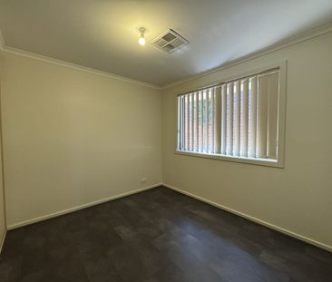 Modern 3-Bedroom Home – Comfortable Living in a Great Location! - Photo 4